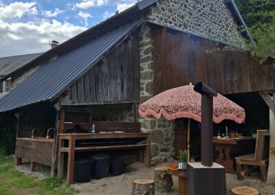 Proeflokaal, terras en bloc sanitaire